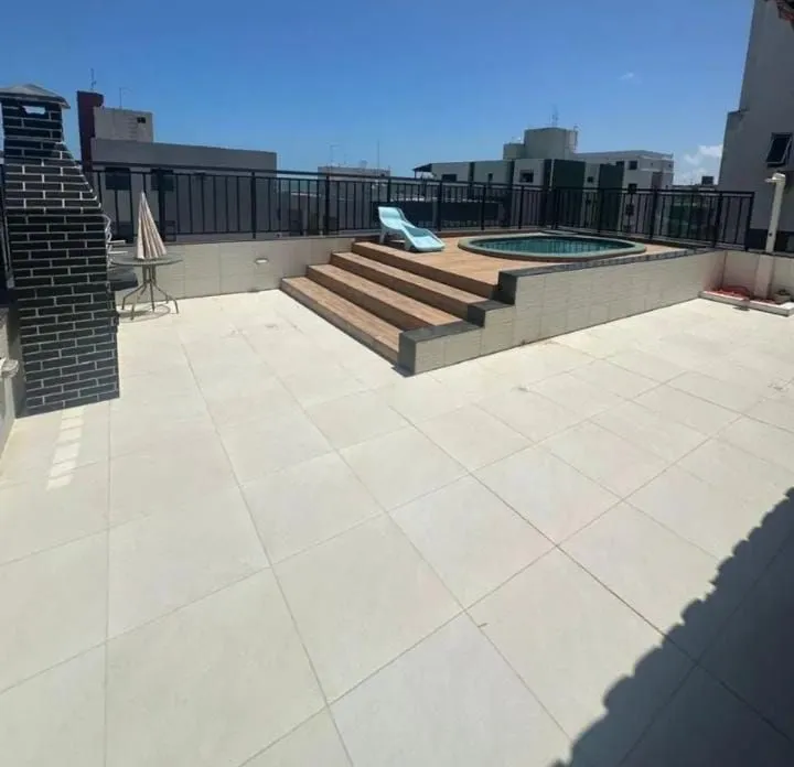 Imagem Cobertura linear de 172 m² em frente à Praia de Intermares