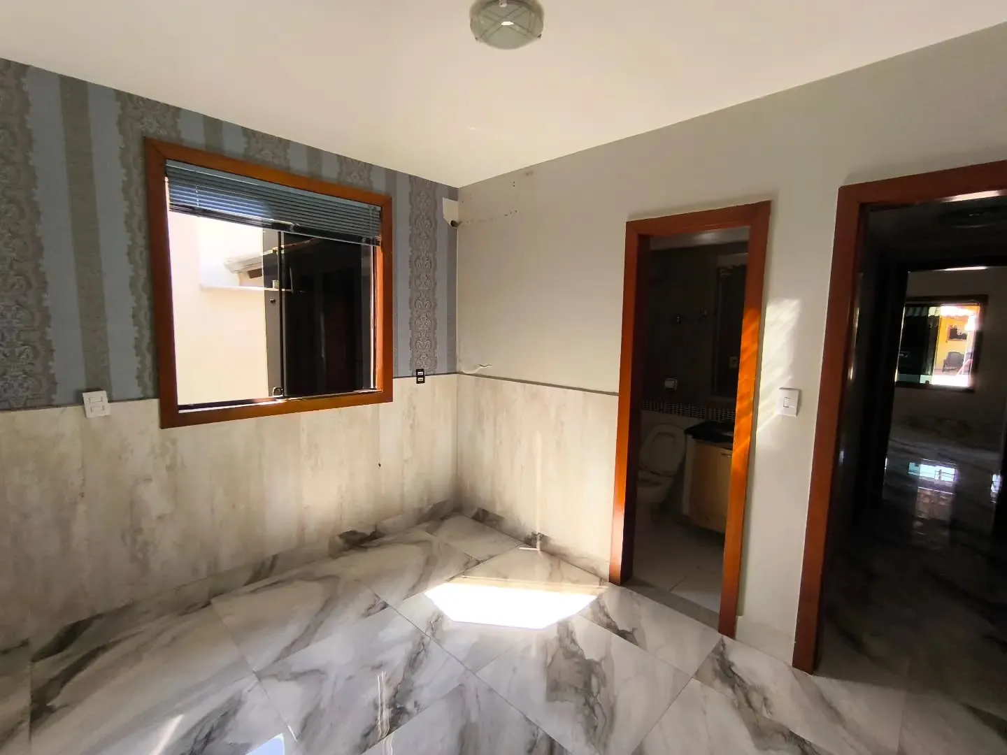 Imagem Casa 3/4 Com Suite Completa Em Aramrios Com Suite Ampliada No Belle Vue