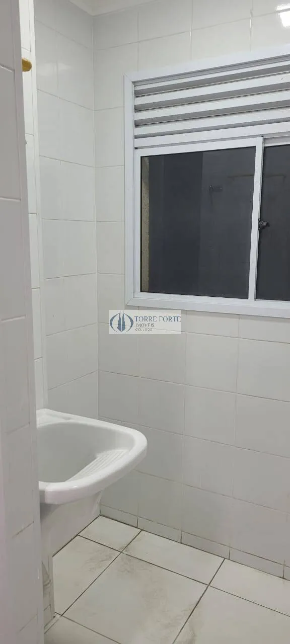 Imagem Lindo apartamento amplo 2 dormitórios, 1 vaga rotativa , varanda .