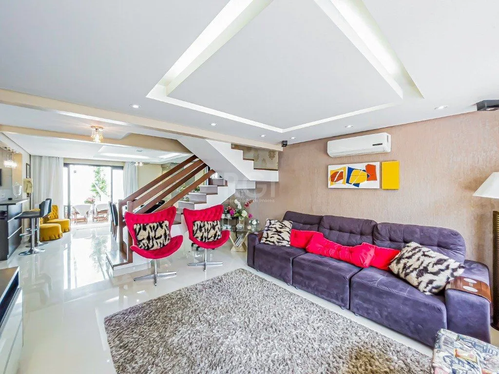 Imagem Casa Condominio para Venda - 241.06m², 4 dormitórios, sendo 2 suites, 2 vagas - Agronomia