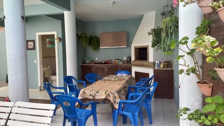 Imagem Casa com 3 dormitórios bairro Ingleses do Rio Vermelho