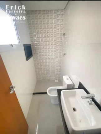 Imagem Casa a Venda na Praia do Morro-ES com 3 suítes sendo uma Suite master com Varanda, Sala de Estar e Jantar, quintal e Piscina e 2 vagas de garagem
