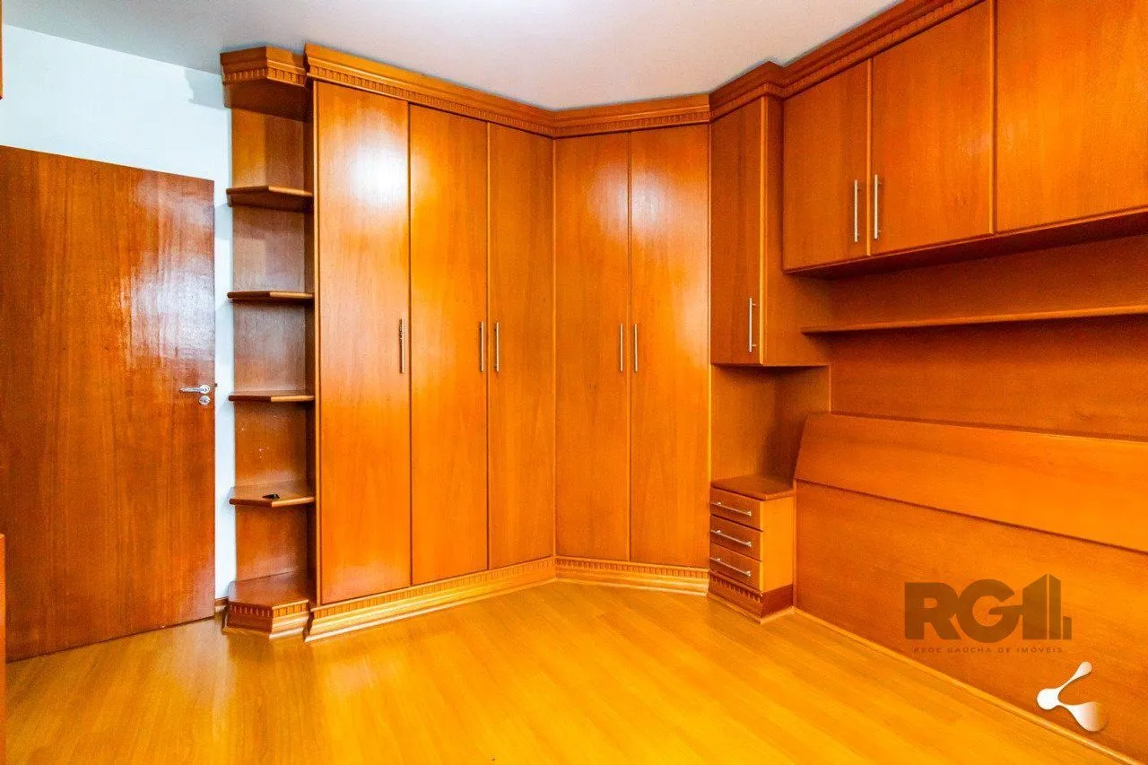 Imagem Apartamento com 2 dormitórios e 1 vaga de garagem escriturada bairro Rio Branco