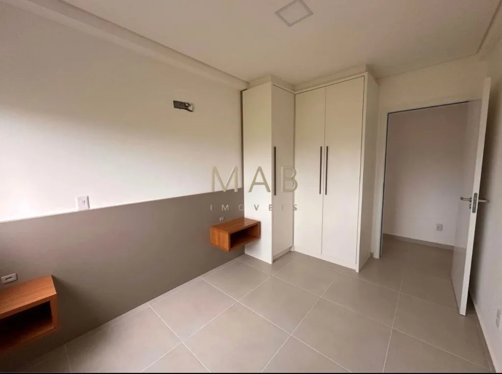 Imagem Apartamento à Venda, SEMIMOBILIADO, 2 dormitórios sendo 1 suíte, localizado na praia de Ingleses - Florianópolis SC!