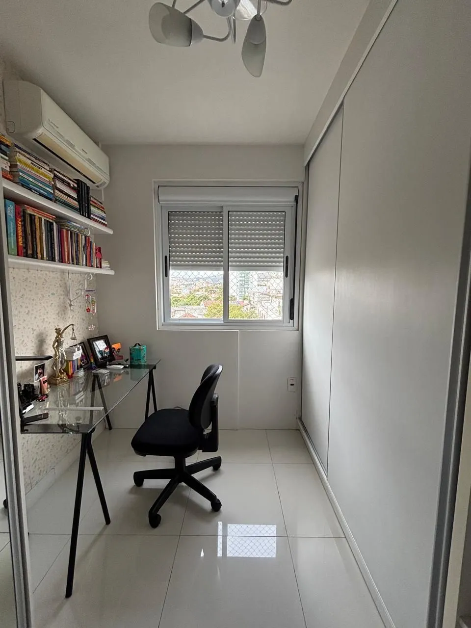 Imagem Apartamento de 3 quartos, suíte e 1 vaga de garagem no bairro Santo Antônio POA