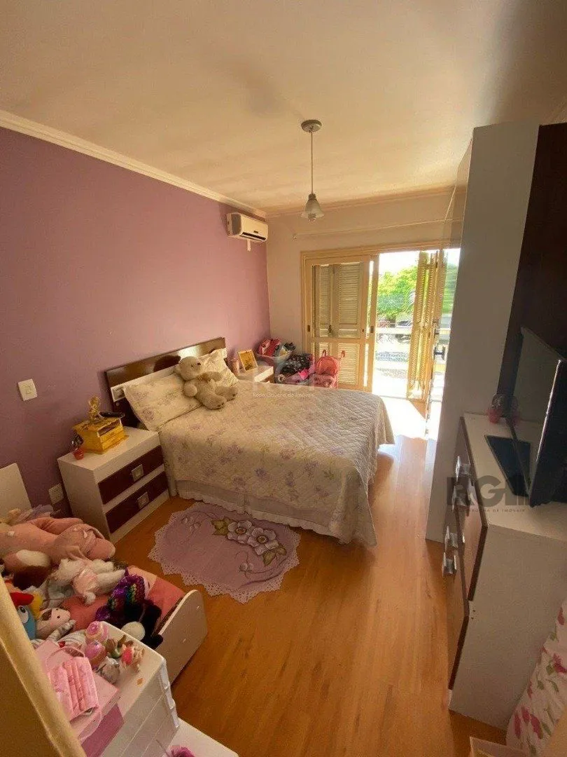 Imagem Casa para Venda - 250m², 3 dormitórios, sendo 1 suites, 2 vagas - Cristal