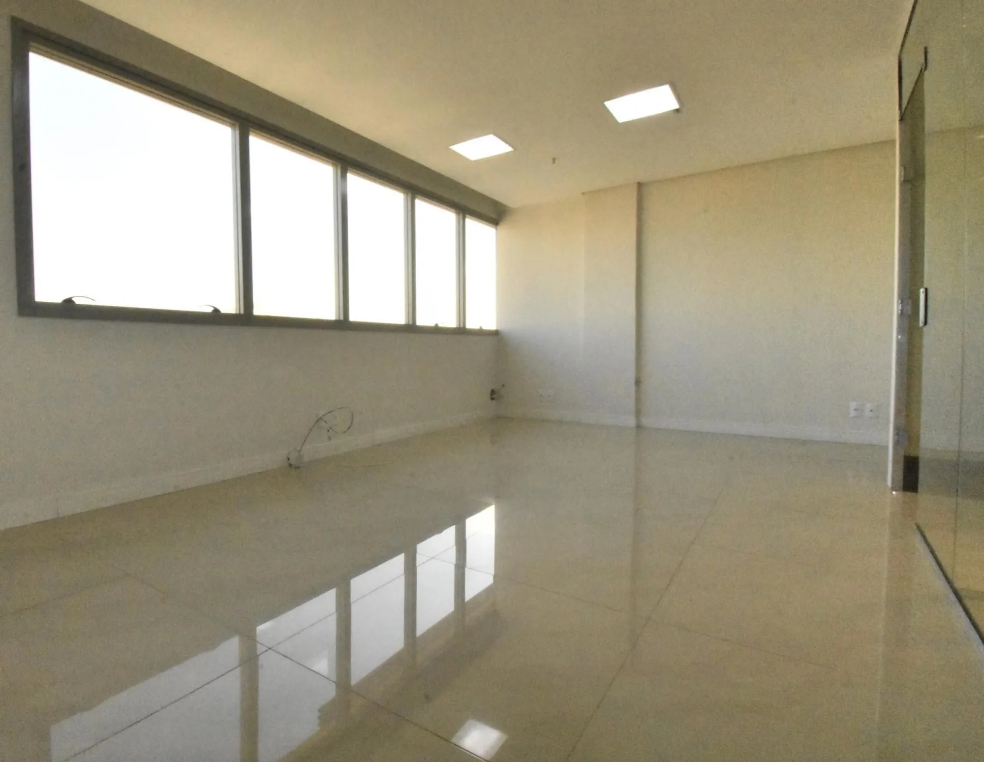 Imagem Linda Sala Comercial no Condomínio Getúlio Vargas Prime Ofices
