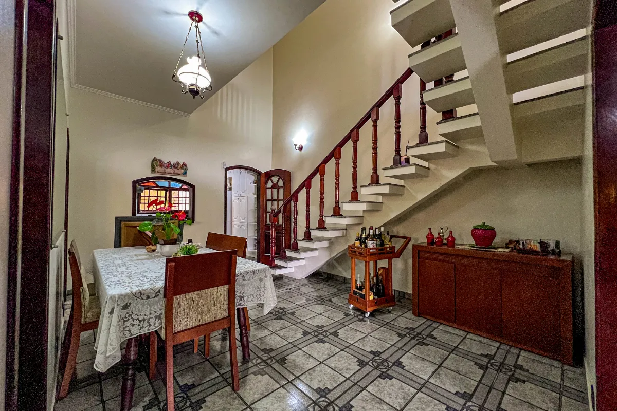Imagem Casa para venda em Centro Alto com 4 quartos, sendo 1 suíte, 285m2
