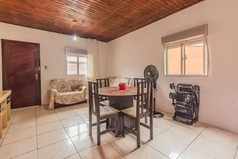 Imagem Casa 2 dorms à venda Avenida Outeiro, Coronel Aparício Borges - Porto Alegre