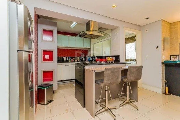 Imagem Excelente apartamento de 03 dormitórios com 4 vagas de garagem.