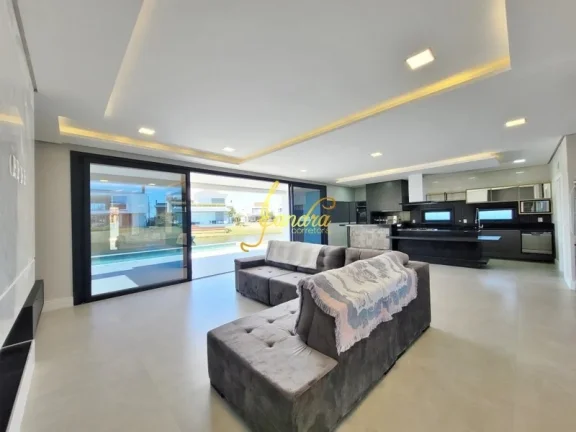 Imagem Sobrado beira de lago com 05 suítes, elevador, semi mobiliado