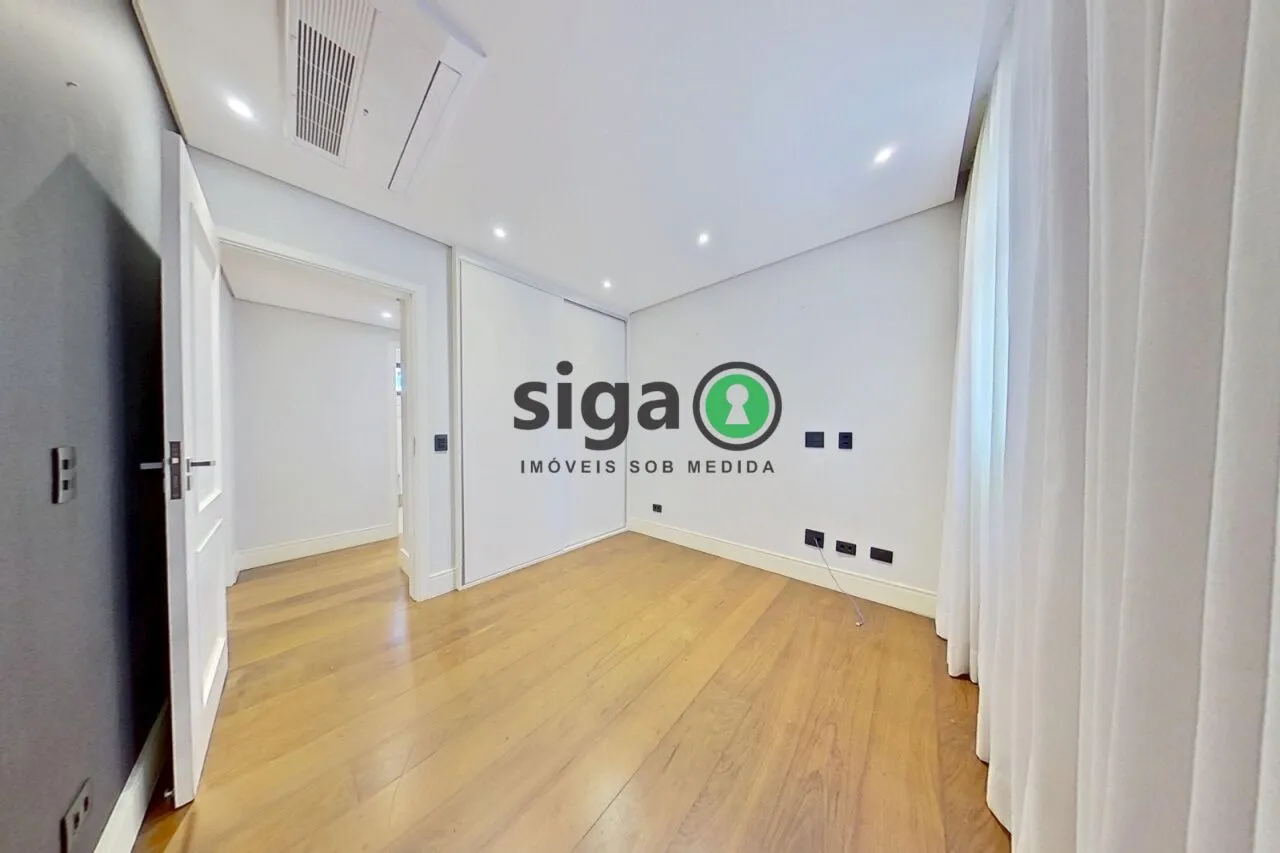 Imagem Apartamento à venda em Moema Índios - 213m², 3 dormitórios sendo 2 suítes, 4 vagas, reformado