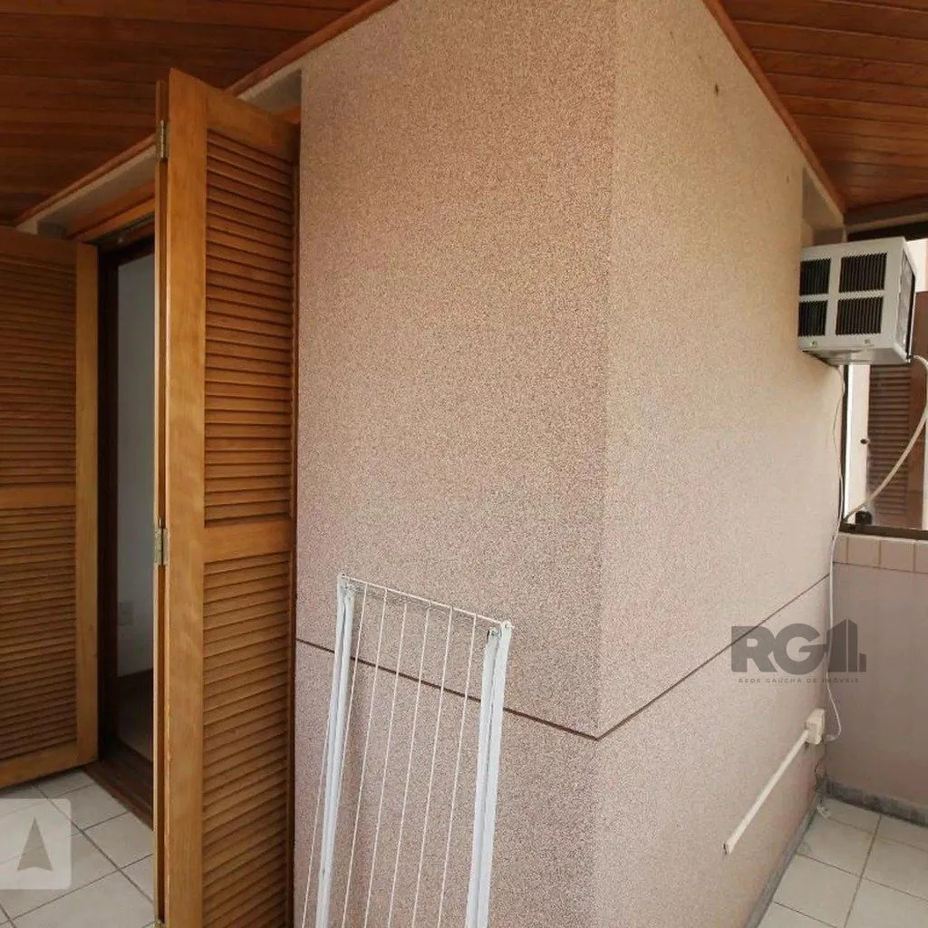 Imagem Vende-se apartamento 2 dorm c/ suite, living com sacada c/ churrasuqiera, vaga coberta - 93m² - Mont Serrat