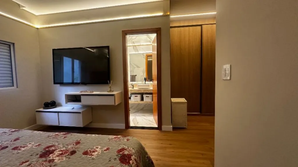 Imagem CASA COM 300,00 m² - CANTO DO FORTE - PRAIA GRANDE SP