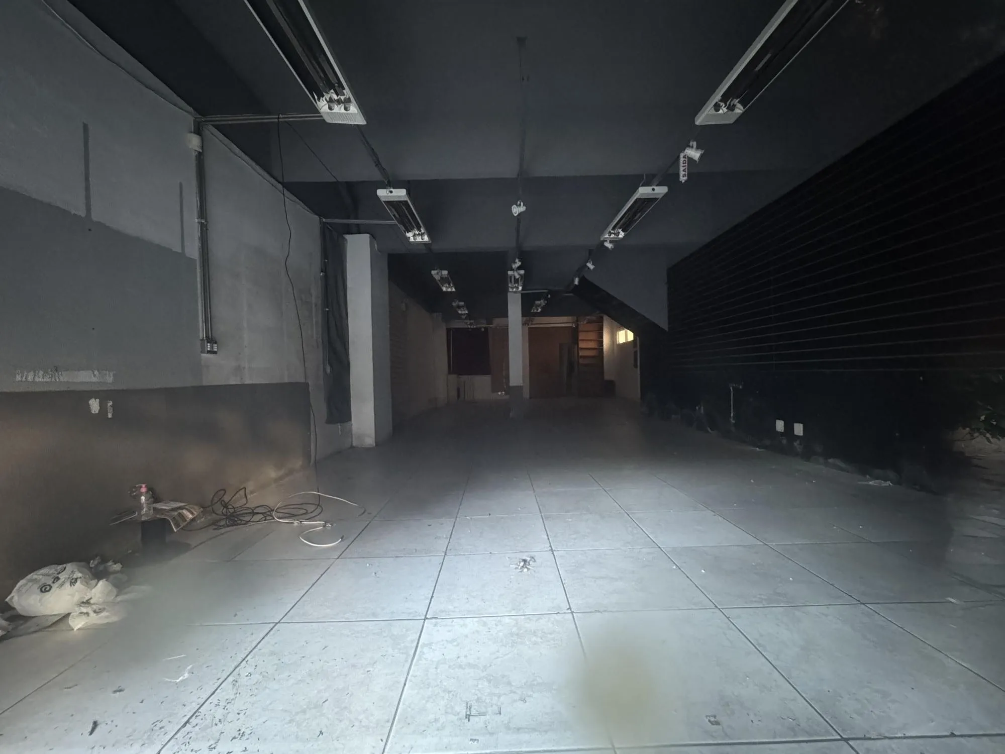 Imagem Loja comercial à venda, localizada no coração da Cidade Baixa, em Porto Alegre, RS 11x33