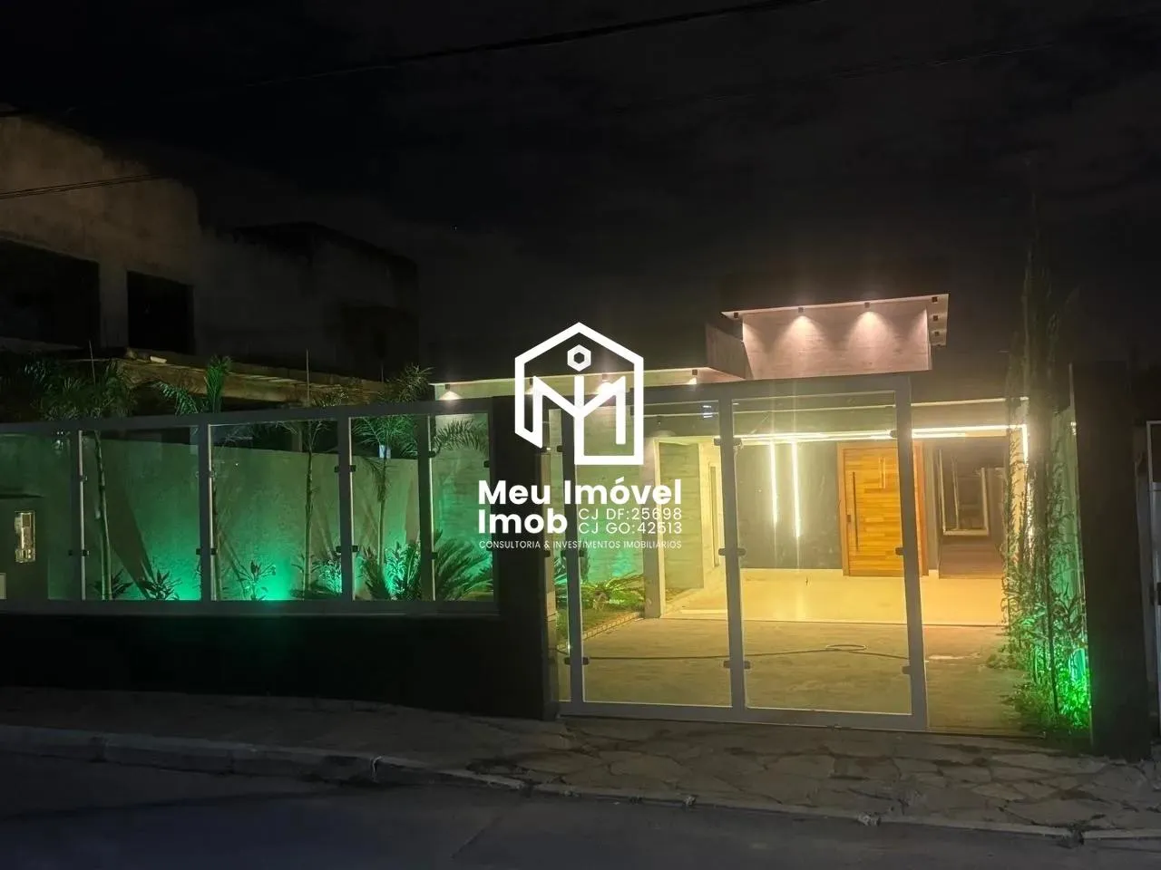 Imagem Casa 3 Quartos 3 Suítes 2 Vagas 450m² Vicente Pires/DF