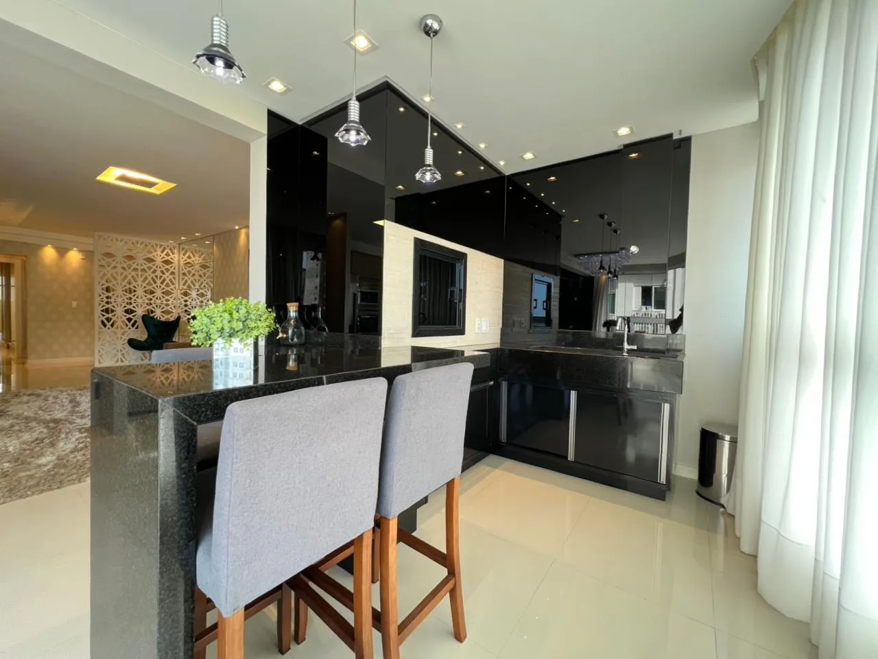 Imagem Apartamento com vista para o mar à venda com 148m2 por R$ 2.900.000,00