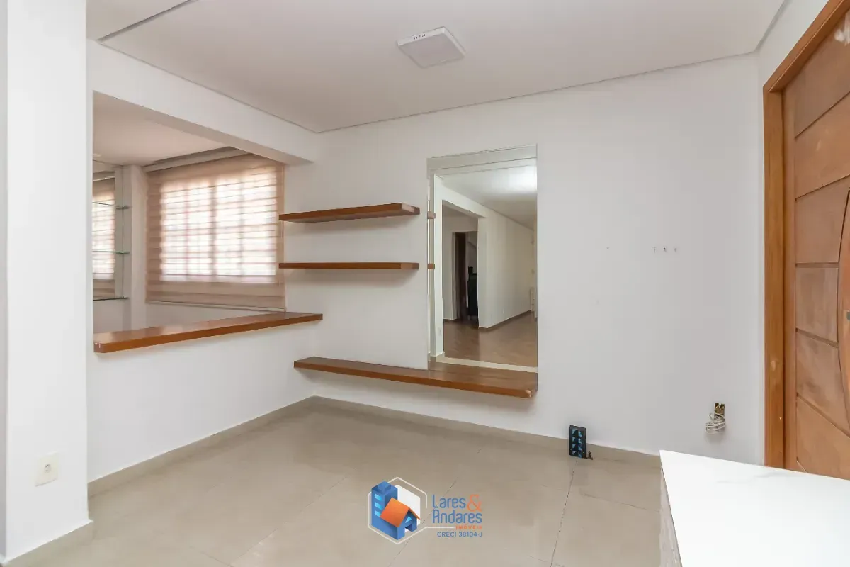 Imagem Sobrado para venda em Saúde com 3 quartos, sendo 1 suíte, 191m²