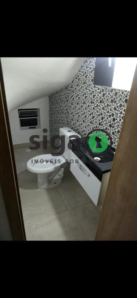 Imagem Sobrado com Quintal Amplo e IPTU Isento em Localização Estratégica.