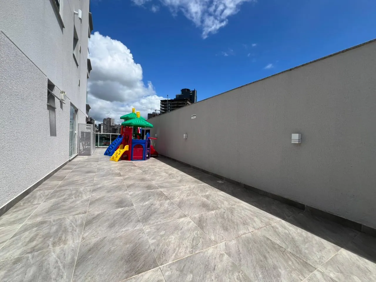 Imagem Apartamento com vista para o mar à venda com 80.52m2 por R$ 1.075.000,00
