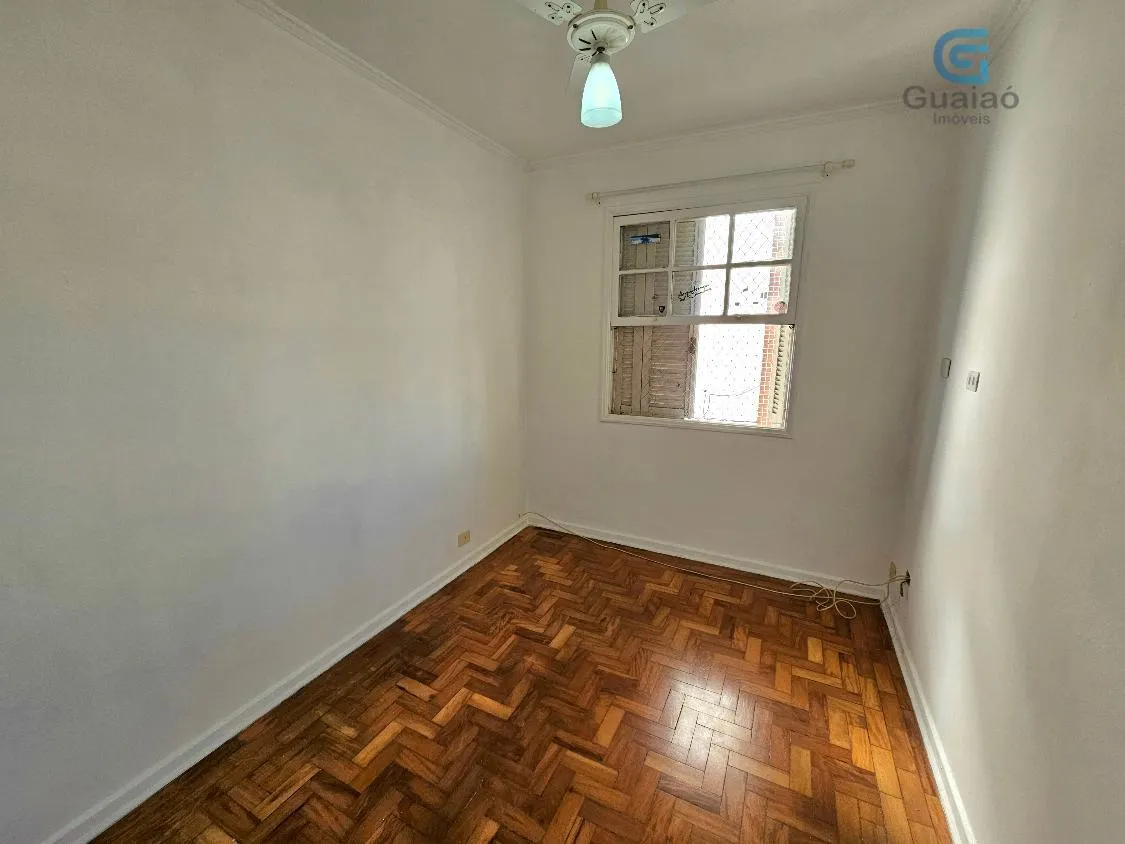 Imagem Vendo Amplo Apartamento Reformado, 03 dormitórios, Boqueirão, Santos