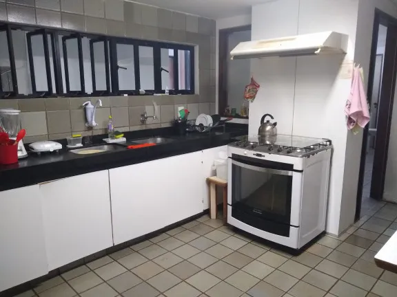 Imagem Apartamento com 4 Quartos à Venda, 243 m² em Madalena - Recife