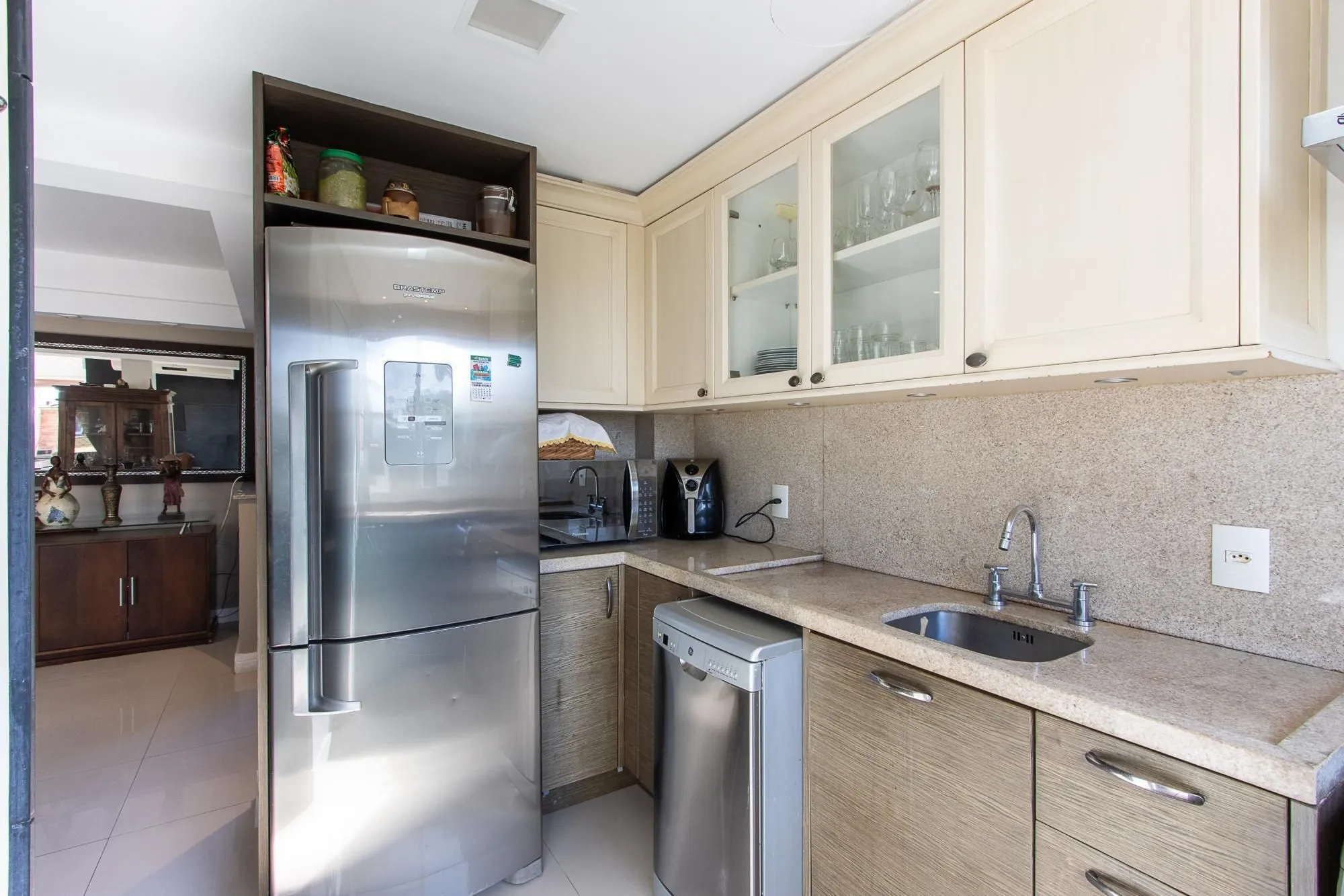 Imagem Casa condomínio | 3 dormitórios | 1 Suíte | 240,82 Privativos | 2 Vagas | Bairro Teresópolis