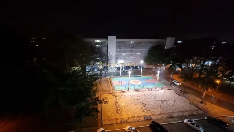 Imagem Nascente, Meio de Quadra, Andar Alto, Vazado, Vista Livre!!! SQS 110