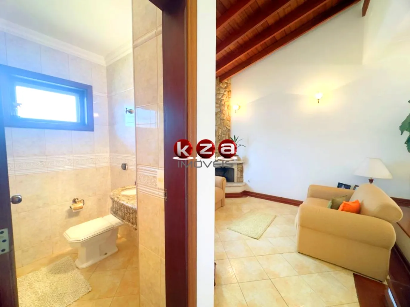 Imagem Casa de luxo à venda em Valinhos-SP no Condomínio Terras do Caribe: 3 quartos, 1 suite, 3 salas, 5 banheiros, 2 vagas e piscina, 289m².