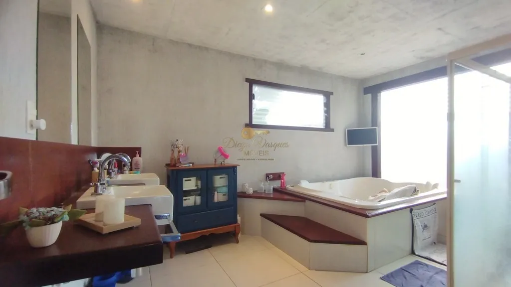 Imagem Casa em Condomínio para Venda em Teresópolis / RJ no bairro Várzea