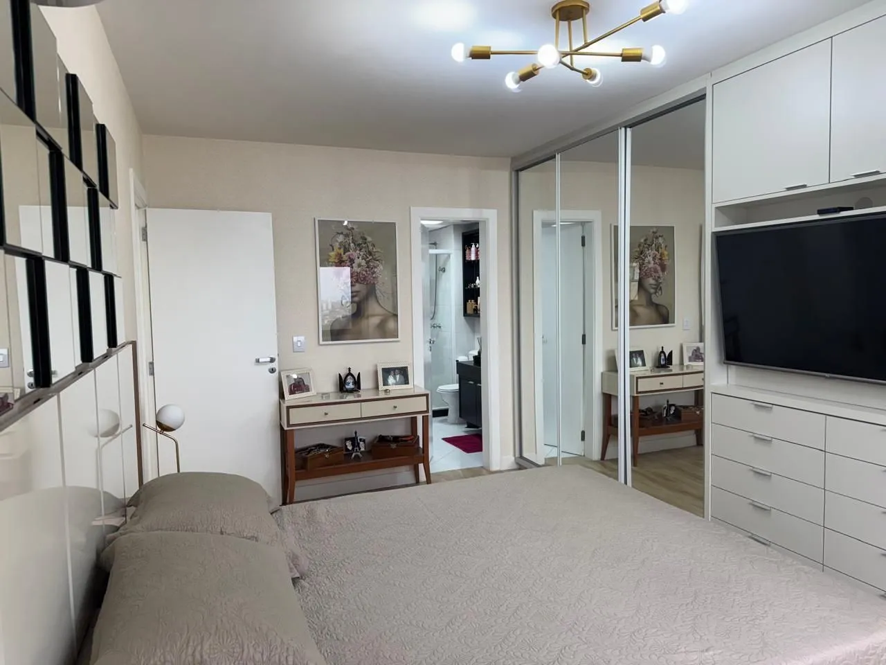 Imagem Semi-mobiliado, 3 dormitórios, 2 vagas lado a lado - Jardim Planalto