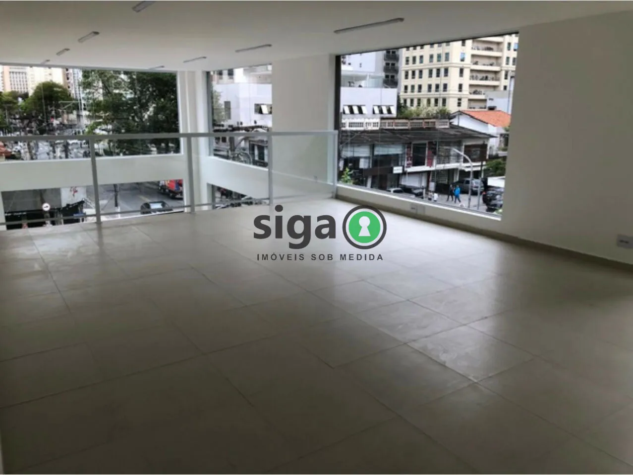 Imagem Prédio Comercial/Residencial com 328 m², 3 Andares + Rooftop, 2 Vagas