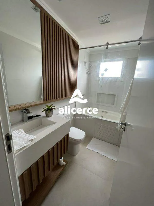 Imagem Cobertura à venda com 4 quartos 4 suítes, 221m² em Coqueiros Florianópolis
