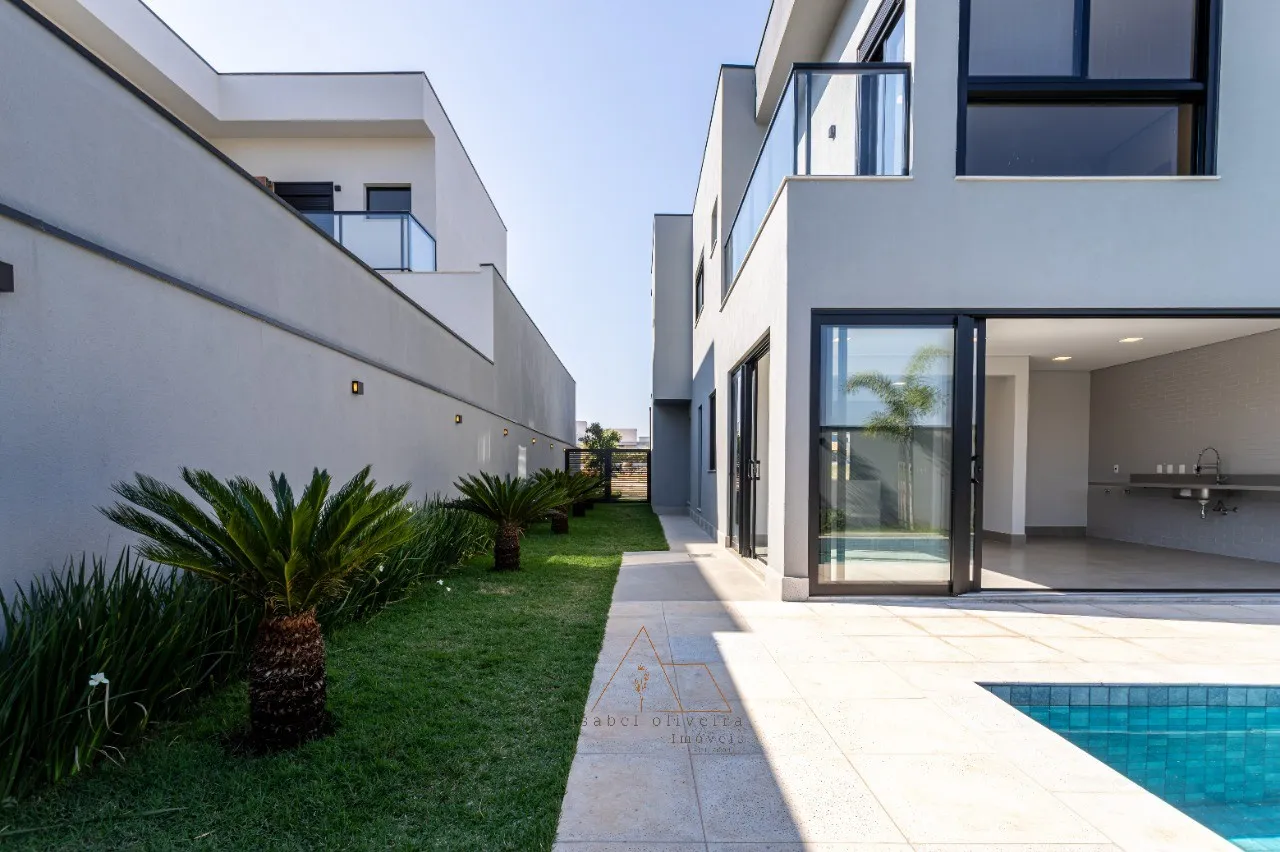 Imagem Venda de Casa de Alto Padrão no Condomínio Villas do Golfe em Itu-SP: 4 quartos, 1 suíte, 6 banheiros, 3 vagas, 336,98 m².