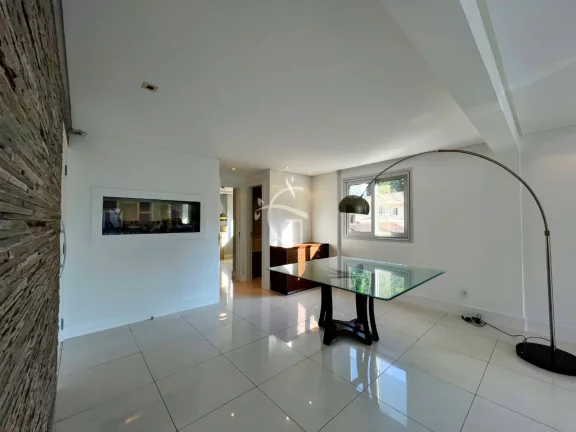 Imagem EXCELENTE APARTAMENTO NO ATIRADORES COM 3 SUÍTES E 3 VAGAS DE GARAGEM