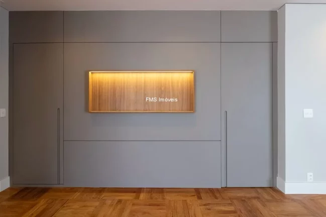 Imagem Apartamento à venda em Higienópolis, com 3 suítes, 2 vagas e 250m².