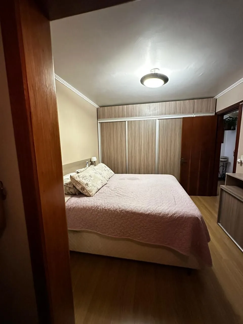 Imagem Apartamento 2 Dormitórios com Sacada e Vaga Coberta