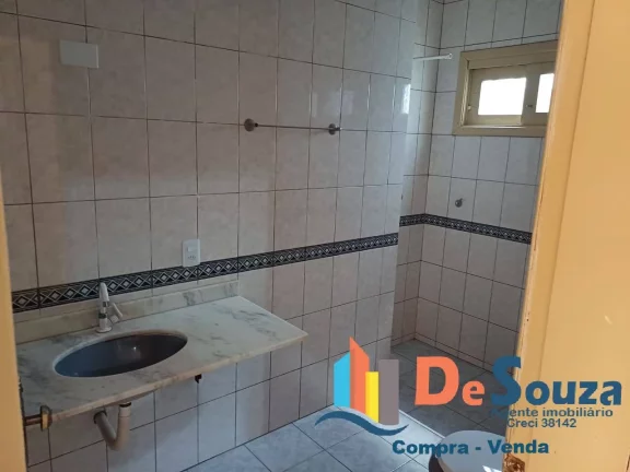 Imagem Imóvel bem localizado, e recentemente reformado.