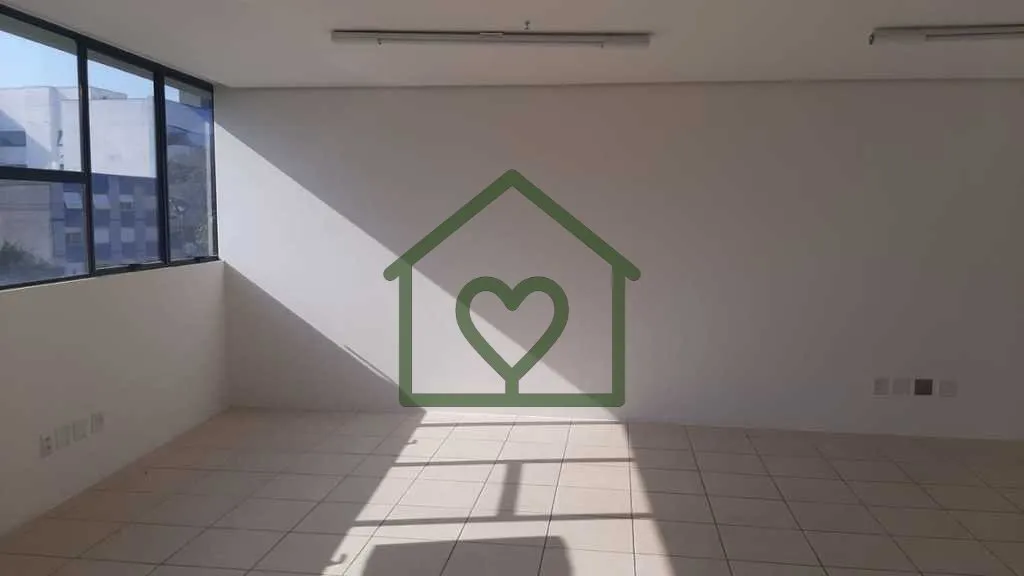 Imagem Sala comercial frente norte com 1 vaga de garagem (box 38), localizado ao lado do Institito do CoraÃ...