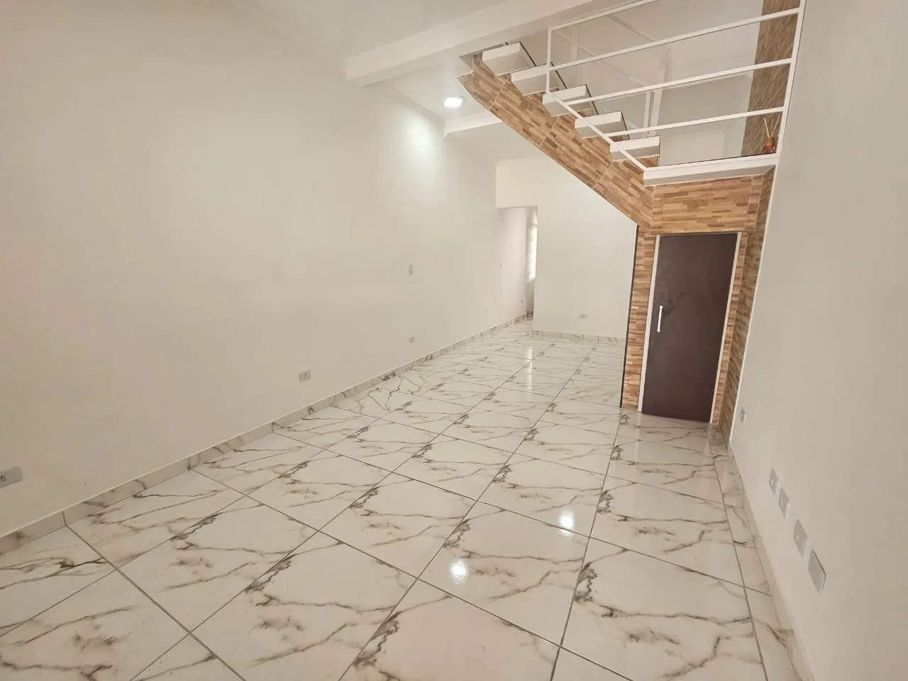 Imagem Casa à venda em Sorocaba-SP, Jardim Topázio: 2 quartos, 1 sala, 2 banheiros, 1 vaga de garagem - 100m² de área