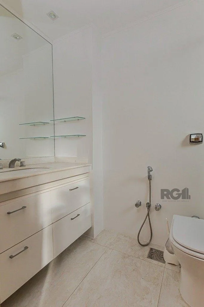 Imagem Vende-se excelente apartamento 3 quartos c/ suíte, 2 vagas, living com lareira, sacada e churrasqueira - 97m² - Auxiliadora