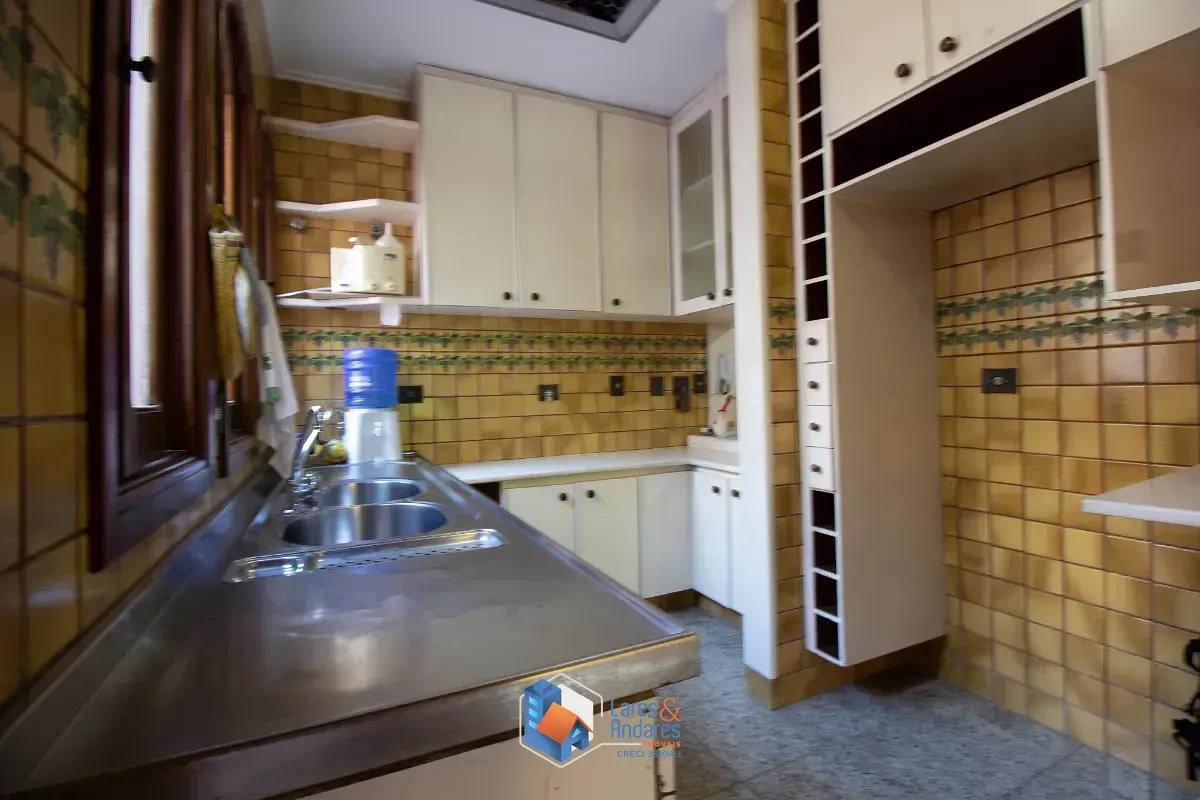 Imagem Sobrado para venda em Sumaré com 3 quartos, sendo 3 suítes, 280m²
