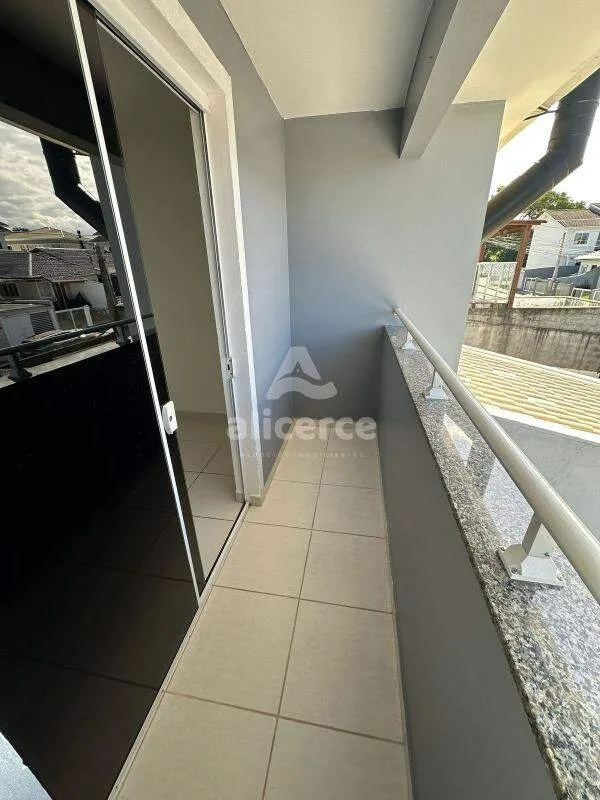 Imagem Sobrado com 2 Dormitórios no Bairro Bela Vista - Conforto e Praticidade em Palhoça