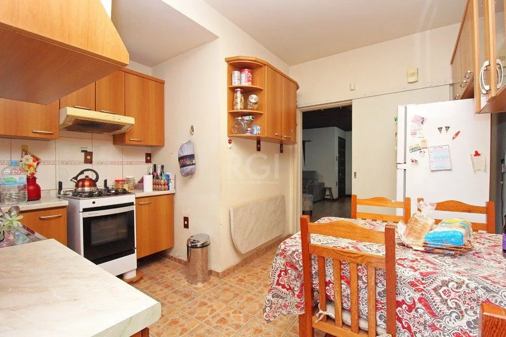 Imagem Casa para Venda - 150m², 4 dormitórios, sendo 1 suites, 3 vagas - Nonoai