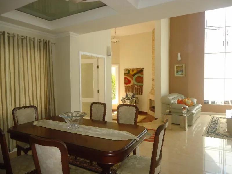 Imagem Casa em Condomínio de Luxo no Jardim Paiquerê, Valinhos-SP: 3 Quartos, 3 Suítes, 3 Salas, 5 Banheiros, 495m². Confira!