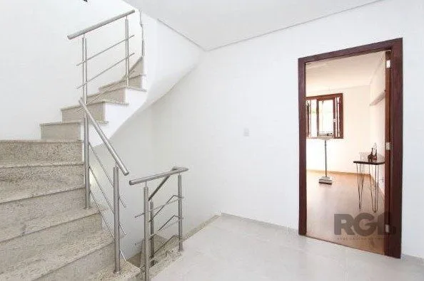 Imagem Casa para Venda - 180m², 3 dormitórios, sendo 3 suites, 3 vagas - Hípica