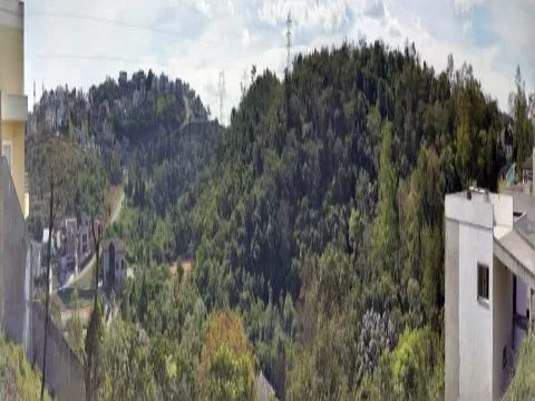 Imagem VENDA DE TERRENO NO CONDOMÍNIO JARDIM IMPERIAL HILLS III, EM ARUJÁ/SP, OPORTUNIDADE de 450m², terreno de 15x30 e topografia em declive. CONSULTE-NOS.