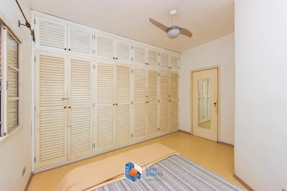 Imagem Casa para venda em Vila Morse com 9 quartos, sendo 3 suítes, 643m²