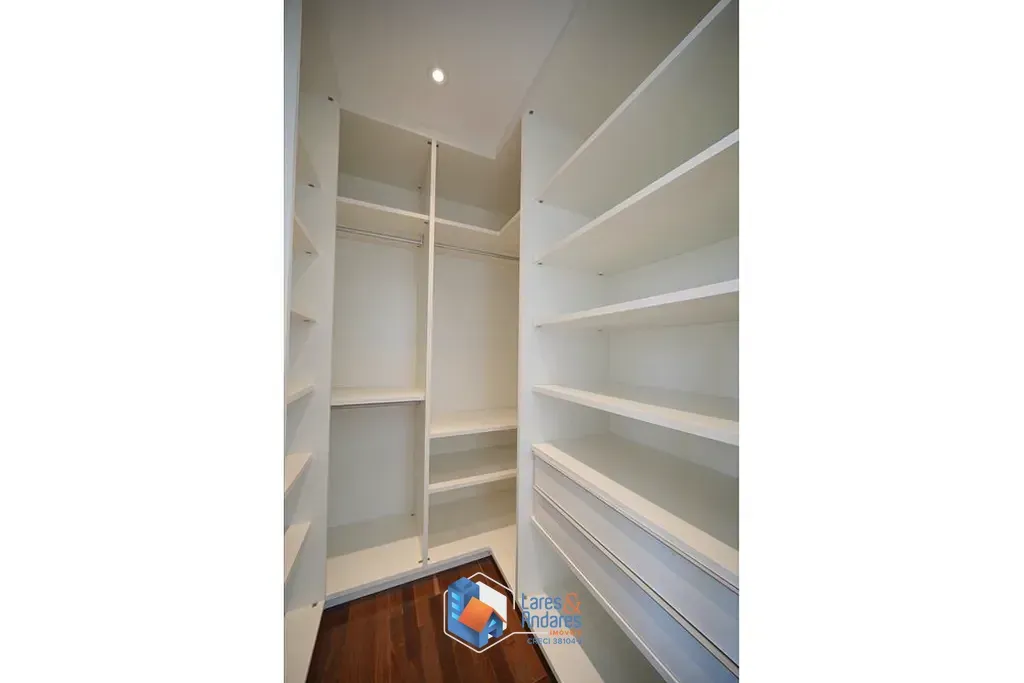 Imagem Casa em Condomínio à venda 4 Quartos 4 Suites 3 Vagas 334M² Real Parque São Paulo - SP