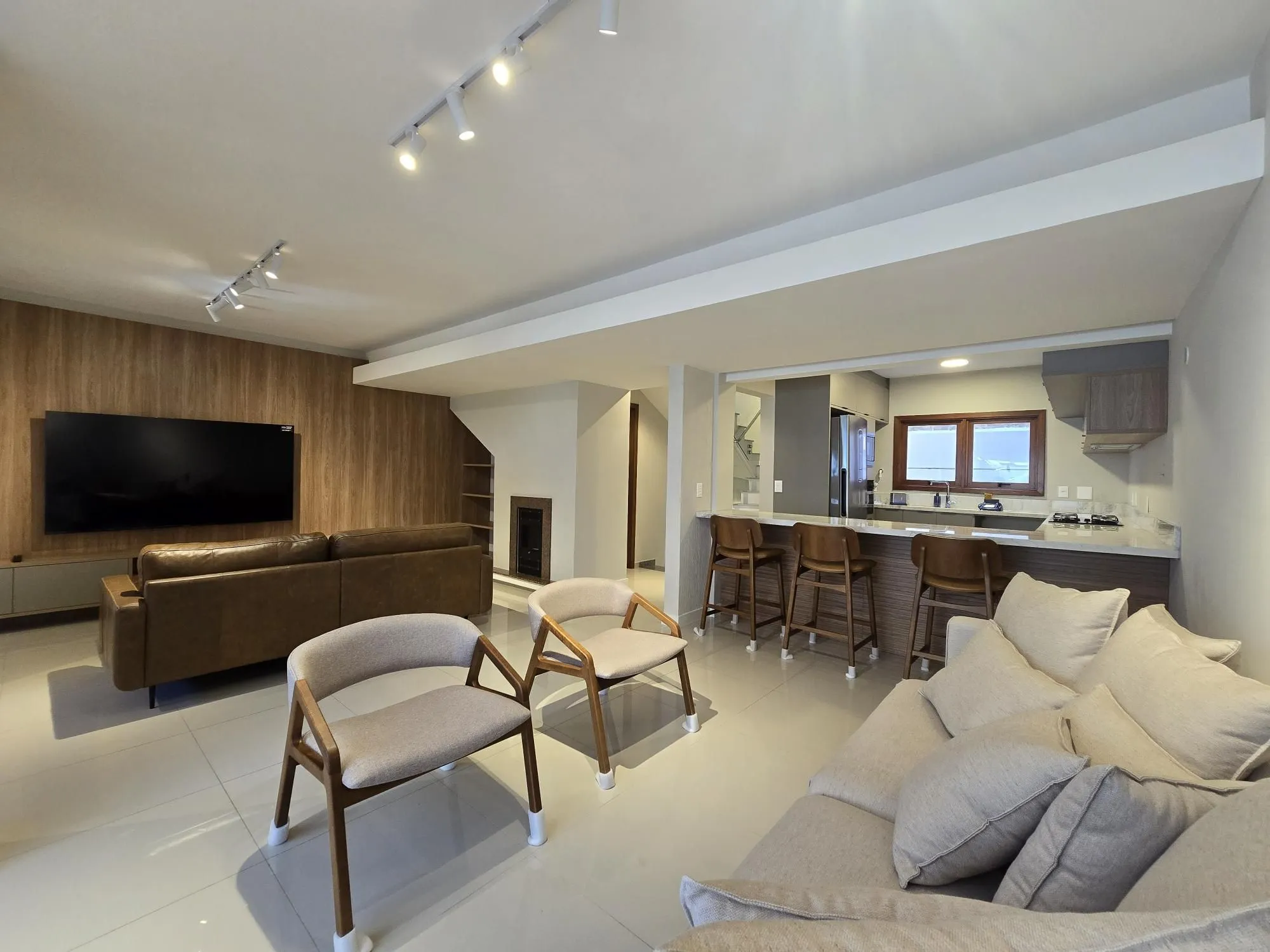 Imagem Casa em Condomínio 4 dorms à venda Avenida Taquary, Cristal - Porto Alegre